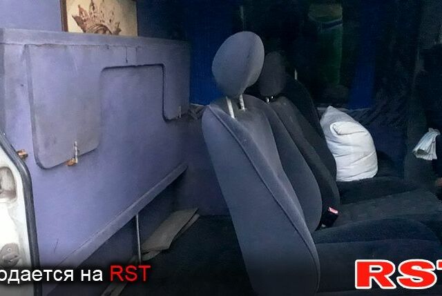 Белый Мерседес Sprinter, объемом двигателя 3 л и пробегом 351 тыс. км за 11000 $, фото 1 на Automoto.ua