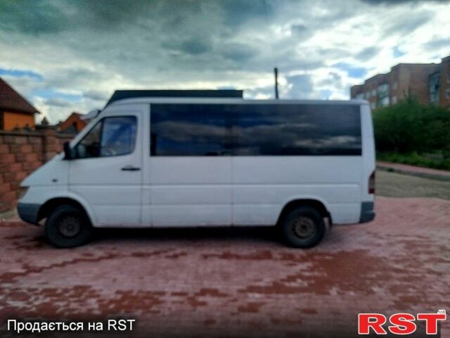 Білий Мерседес Sprinter, об'ємом двигуна 2.1 л та пробігом 0 тис. км за 6000 $, фото 1 на Automoto.ua
