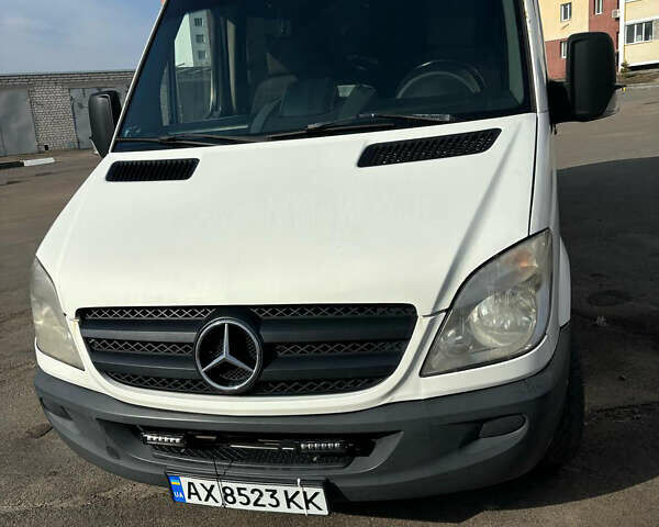Білий Мерседес Sprinter, об'ємом двигуна 2.2 л та пробігом 200 тис. км за 8999 $, фото 1 на Automoto.ua