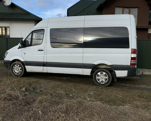 Белый Мерседес Sprinter, объемом двигателя 0 л и пробегом 666 тыс. км за 10100 $, фото 1 на Automoto.ua