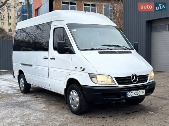 Белый Мерседес Sprinter, объемом двигателя 2.2 л и пробегом 350 тыс. км за 9500 $, фото 1 на Automoto.ua