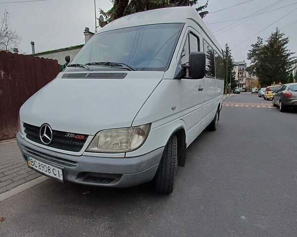 Белый Мерседес Sprinter, объемом двигателя 2.7 л и пробегом 272 тыс. км за 8000 $, фото 1 на Automoto.ua