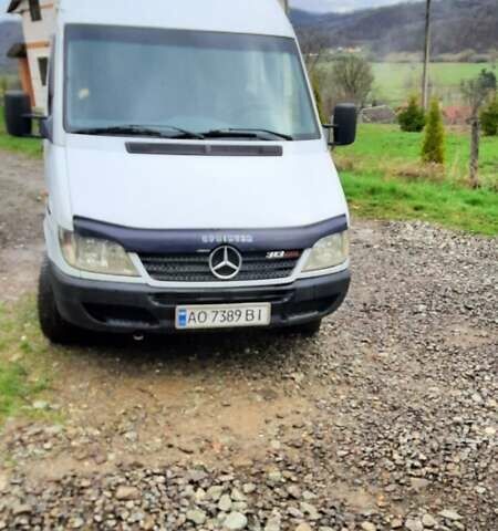 Белый Мерседес Sprinter, объемом двигателя 2.15 л и пробегом 500 тыс. км за 7600 $, фото 1 на Automoto.ua