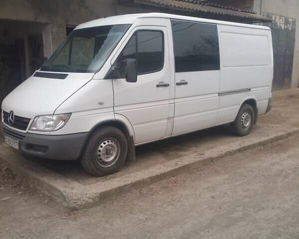 Белый Мерседес Sprinter, объемом двигателя 0 л и пробегом 700 тыс. км за 10000 $, фото 1 на Automoto.ua