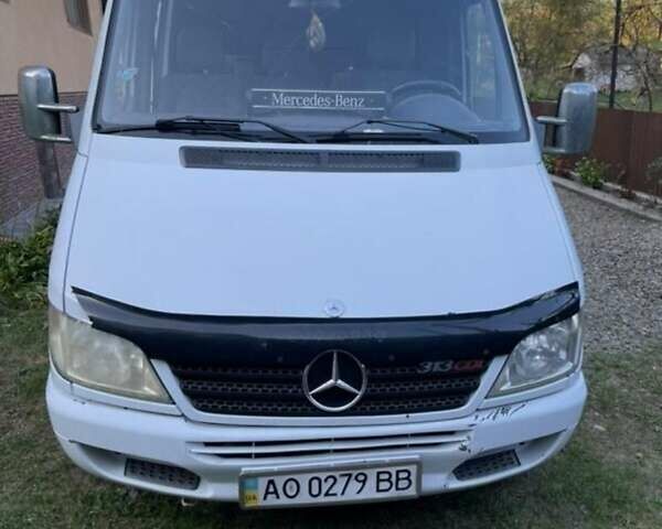 Белый Мерседес Sprinter, объемом двигателя 0 л и пробегом 295 тыс. км за 7800 $, фото 1 на Automoto.ua