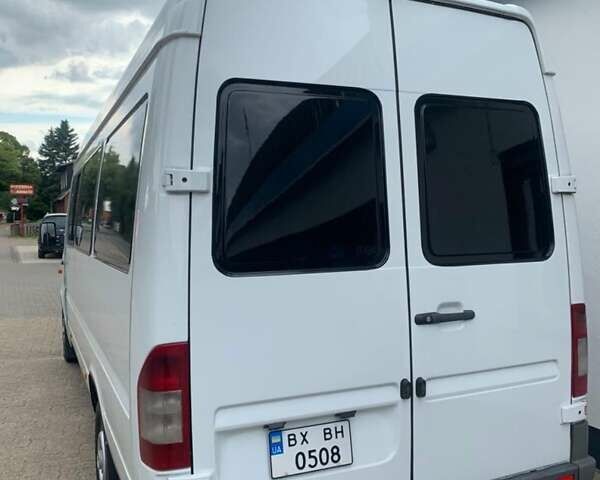 Білий Мерседес Sprinter, об'ємом двигуна 2.15 л та пробігом 178 тис. км за 15700 $, фото 1 на Automoto.ua