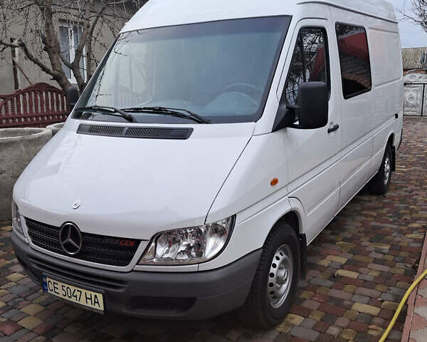 Белый Мерседес Sprinter, объемом двигателя 2.1 л и пробегом 340 тыс. км за 10800 $, фото 1 на Automoto.ua