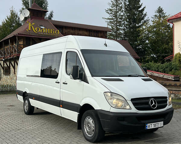 Белый Мерседес Sprinter, объемом двигателя 2.15 л и пробегом 472 тыс. км за 11499 $, фото 1 на Automoto.ua