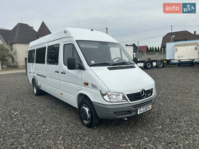 Белый Мерседес Sprinter, объемом двигателя 2.7 л и пробегом 102 тыс. км за 24700 $, фото 1 на Automoto.ua
