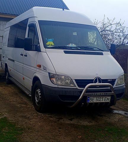 Белый Мерседес Sprinter, объемом двигателя 2.1 л и пробегом 529 тыс. км за 11200 $, фото 1 на Automoto.ua