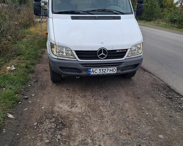 Белый Мерседес Sprinter, объемом двигателя 2.1 л и пробегом 480 тыс. км за 8500 $, фото 1 на Automoto.ua