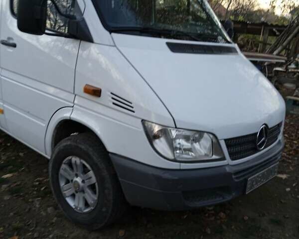 Белый Мерседес Sprinter, объемом двигателя 2.2 л и пробегом 390 тыс. км за 10300 $, фото 1 на Automoto.ua