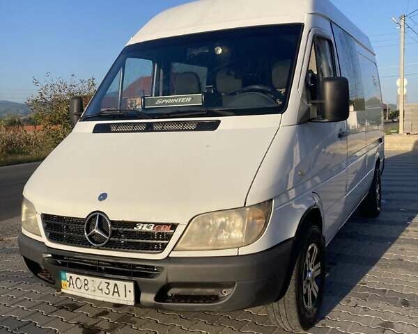 Белый Мерседес Sprinter, объемом двигателя 2.1 л и пробегом 396 тыс. км за 9100 $, фото 1 на Automoto.ua