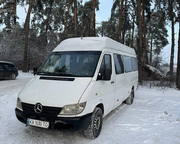 Белый Мерседес Sprinter, объемом двигателя 2.15 л и пробегом 97 тыс. км за 7000 $, фото 1 на Automoto.ua