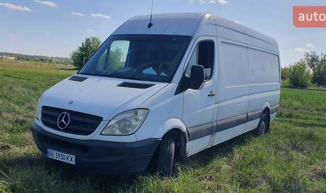 Белый Мерседес Sprinter, объемом двигателя 2.1 л и пробегом 430 тыс. км за 8900 $, фото 1 на Automoto.ua
