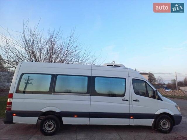 Белый Мерседес Sprinter, объемом двигателя 2.88 л и пробегом 500 тыс. км за 15500 $, фото 1 на Automoto.ua