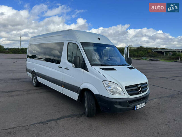 Белый Мерседес Sprinter, объемом двигателя 2.2 л и пробегом 240 тыс. км за 14200 $, фото 1 на Automoto.ua