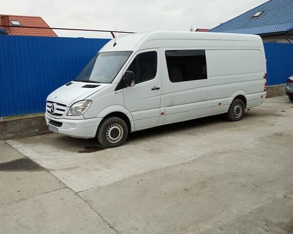 Белый Мерседес Sprinter, объемом двигателя 3 л и пробегом 600 тыс. км за 17000 $, фото 1 на Automoto.ua