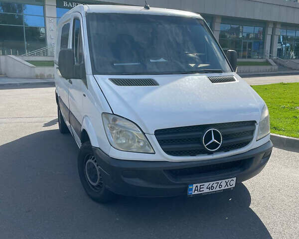 Белый Мерседес Sprinter, объемом двигателя 2.2 л и пробегом 608 тыс. км за 9500 $, фото 1 на Automoto.ua