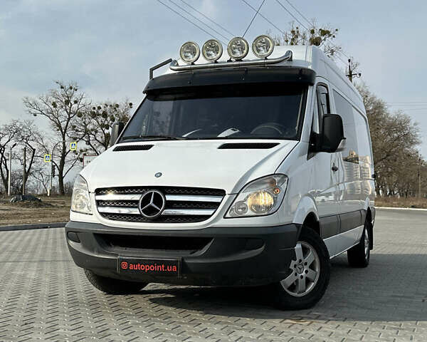 Белый Мерседес Sprinter, объемом двигателя 2.99 л и пробегом 228 тыс. км за 13900 $, фото 1 на Automoto.ua