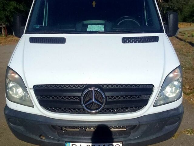 Белый Мерседес Sprinter, объемом двигателя 2.1 л и пробегом 385 тыс. км за 9700 $, фото 1 на Automoto.ua