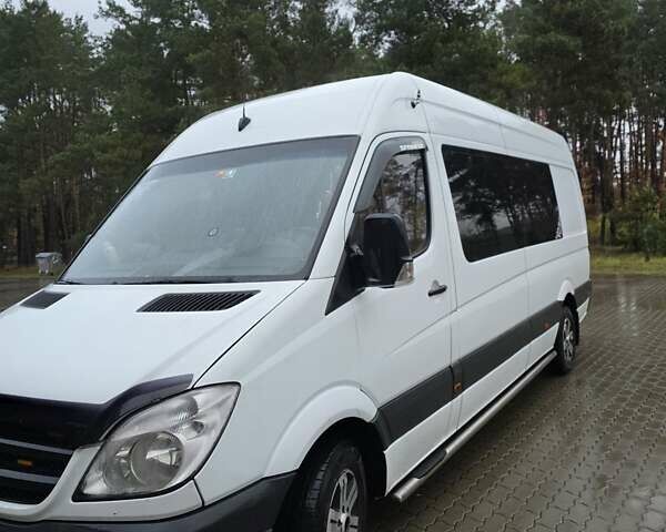 Білий Мерседес Sprinter, об'ємом двигуна 0 л та пробігом 700 тис. км за 17500 $, фото 1 на Automoto.ua