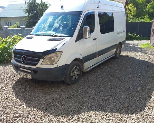 Белый Мерседес Sprinter, объемом двигателя 3 л и пробегом 680 тыс. км за 12700 $, фото 1 на Automoto.ua