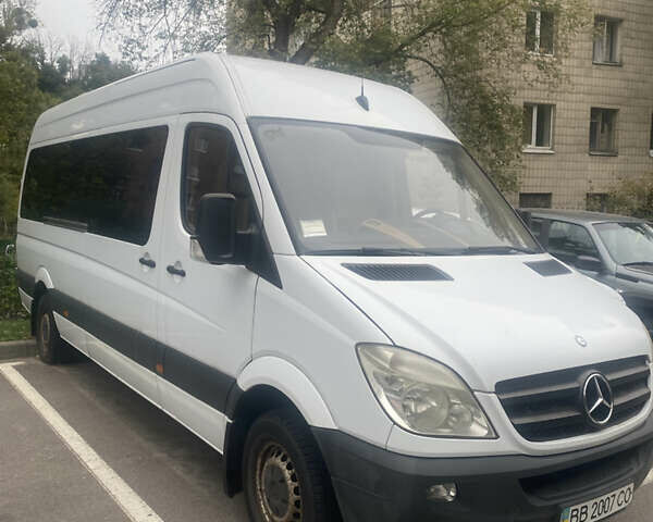 Белый Мерседес Sprinter, объемом двигателя 2.1 л и пробегом 148 тыс. км за 15000 $, фото 1 на Automoto.ua