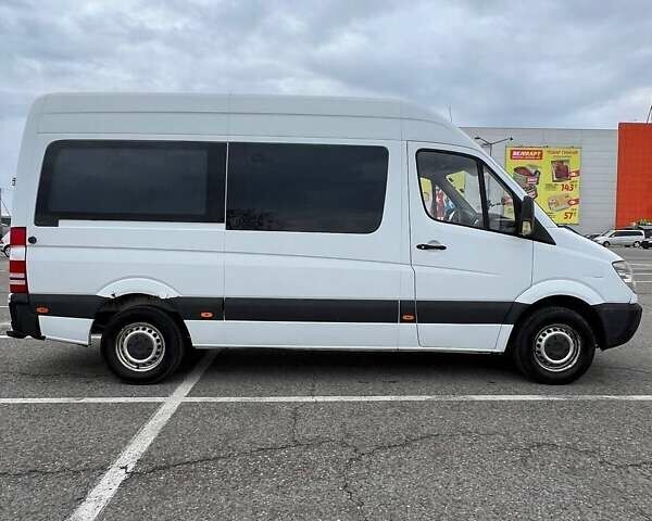Белый Мерседес Sprinter, объемом двигателя 2.15 л и пробегом 500 тыс. км за 10500 $, фото 1 на Automoto.ua