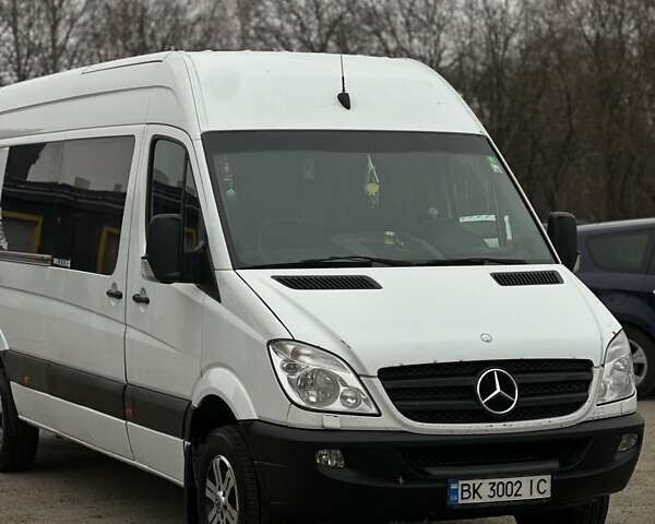 Білий Мерседес Sprinter, об'ємом двигуна 0 л та пробігом 700 тис. км за 16500 $, фото 1 на Automoto.ua