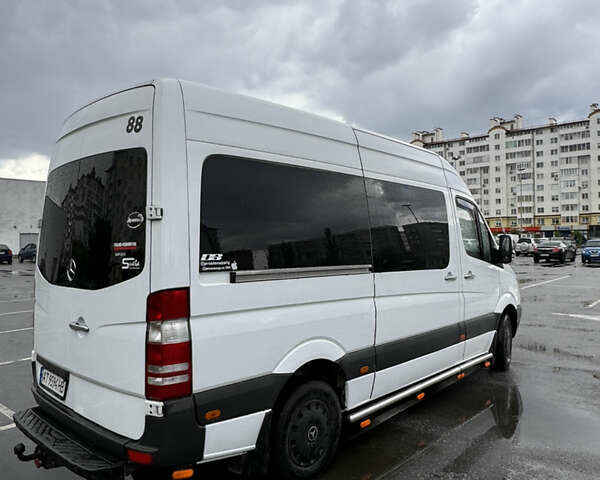 Белый Мерседес Sprinter, объемом двигателя 2.15 л и пробегом 408 тыс. км за 11500 $, фото 1 на Automoto.ua
