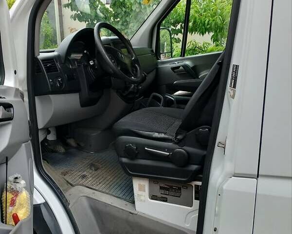 Белый Мерседес Sprinter, объемом двигателя 2.15 л и пробегом 281 тыс. км за 7000 $, фото 1 на Automoto.ua