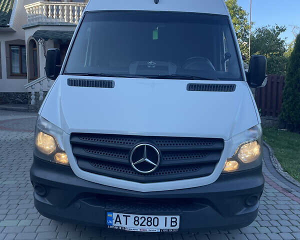 Білий Мерседес Sprinter, об'ємом двигуна 2.9 л та пробігом 722 тис. км за 29600 $, фото 1 на Automoto.ua