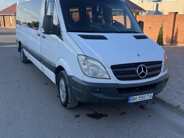 Белый Мерседес Sprinter, объемом двигателя 2.99 л и пробегом 530 тыс. км за 15300 $, фото 1 на Automoto.ua