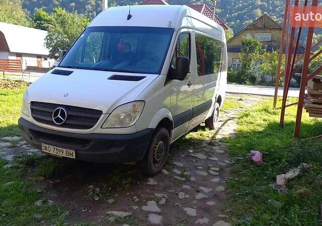 Белый Мерседес Sprinter, объемом двигателя 2.15 л и пробегом 360 тыс. км за 10000 $, фото 1 на Automoto.ua