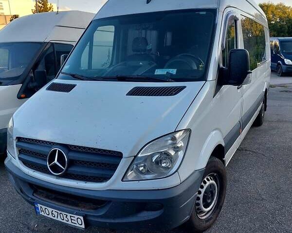 Белый Мерседес Sprinter, объемом двигателя 2.2 л и пробегом 998 тыс. км за 10000 $, фото 1 на Automoto.ua