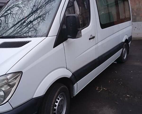 Белый Мерседес Sprinter, объемом двигателя 2.15 л и пробегом 350 тыс. км за 11500 $, фото 1 на Automoto.ua