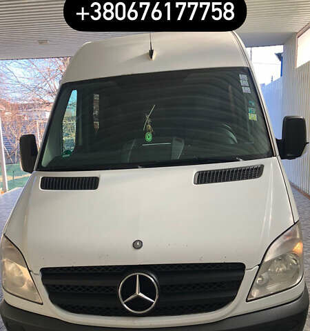 Белый Мерседес Sprinter, объемом двигателя 2.1 л и пробегом 500 тыс. км за 15000 $, фото 1 на Automoto.ua