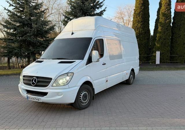 Белый Мерседес Sprinter, объемом двигателя 2.99 л и пробегом 480 тыс. км за 13999 $, фото 1 на Automoto.ua
