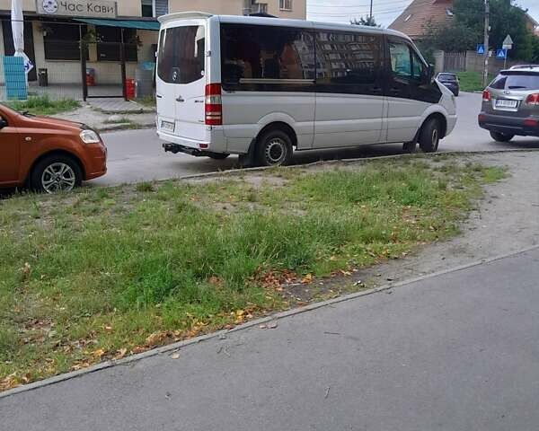 Белый Мерседес Sprinter, объемом двигателя 0 л и пробегом 440 тыс. км за 12500 $, фото 1 на Automoto.ua