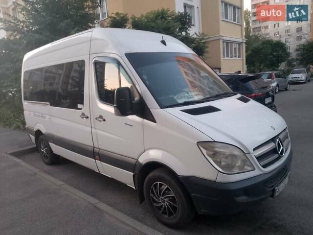 Білий Мерседес Sprinter, об'ємом двигуна 2.15 л та пробігом 400 тис. км за 10700 $, фото 1 на Automoto.ua