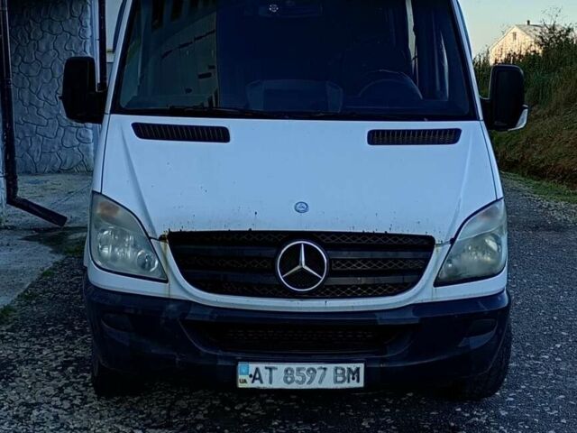 Білий Мерседес Sprinter, об'ємом двигуна 2.1 л та пробігом 490 тис. км за 9000 $, фото 1 на Automoto.ua