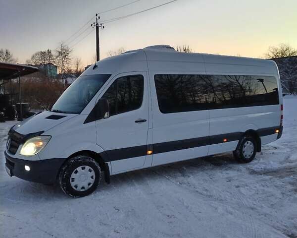 Белый Мерседес Sprinter, объемом двигателя 2.15 л и пробегом 777 тыс. км за 13550 $, фото 1 на Automoto.ua