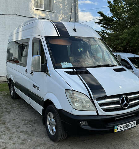 Белый Мерседес Sprinter, объемом двигателя 2.15 л и пробегом 334 тыс. км за 13500 $, фото 1 на Automoto.ua