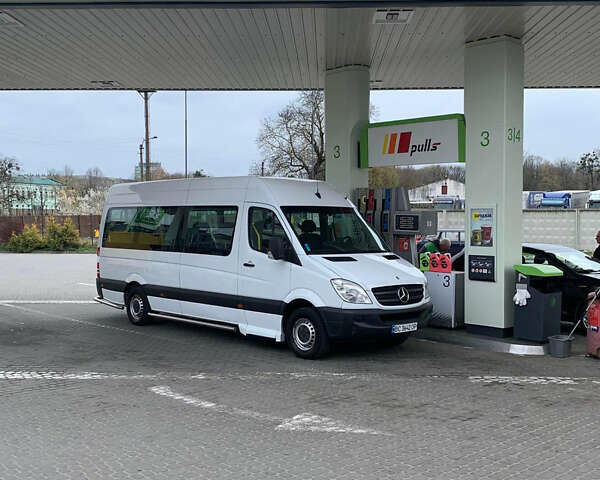 Белый Мерседес Sprinter, объемом двигателя 2.2 л и пробегом 503 тыс. км за 12000 $, фото 1 на Automoto.ua
