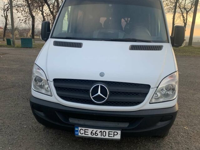 Белый Мерседес Sprinter, объемом двигателя 2.14 л и пробегом 440 тыс. км за 14400 $, фото 1 на Automoto.ua