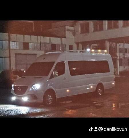 Белый Мерседес Sprinter, объемом двигателя 2.14 л и пробегом 50 тыс. км за 35000 $, фото 1 на Automoto.ua