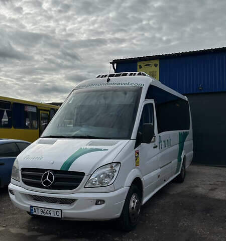 Белый Мерседес Sprinter, объемом двигателя 2.99 л и пробегом 250 тыс. км за 42000 $, фото 1 на Automoto.ua