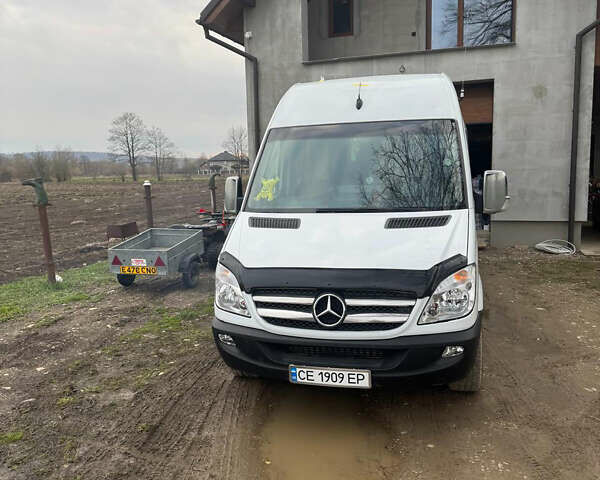 Белый Мерседес Sprinter, объемом двигателя 3 л и пробегом 450 тыс. км за 22000 $, фото 1 на Automoto.ua