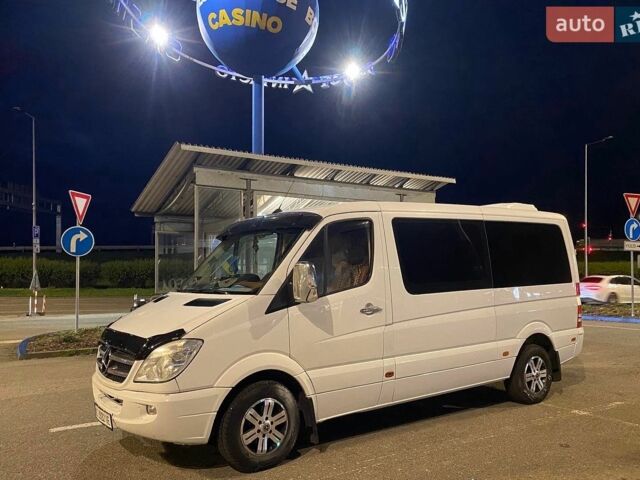 Белый Мерседес Sprinter, объемом двигателя 2.14 л и пробегом 320 тыс. км за 14000 $, фото 1 на Automoto.ua